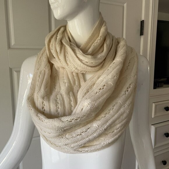 Celeste Cream Knit Infinity Scarf Wrap 90% Wool 10% Cashmere - Picture 1 of 6